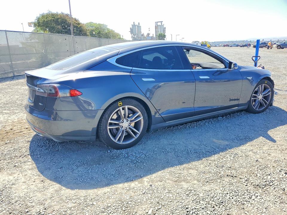 2016 Tesla Model S მანქანა იყიდება აუქციონზე, vin: 5YJSA1E27GF130004, აუქციონის ნომერი: 70614386