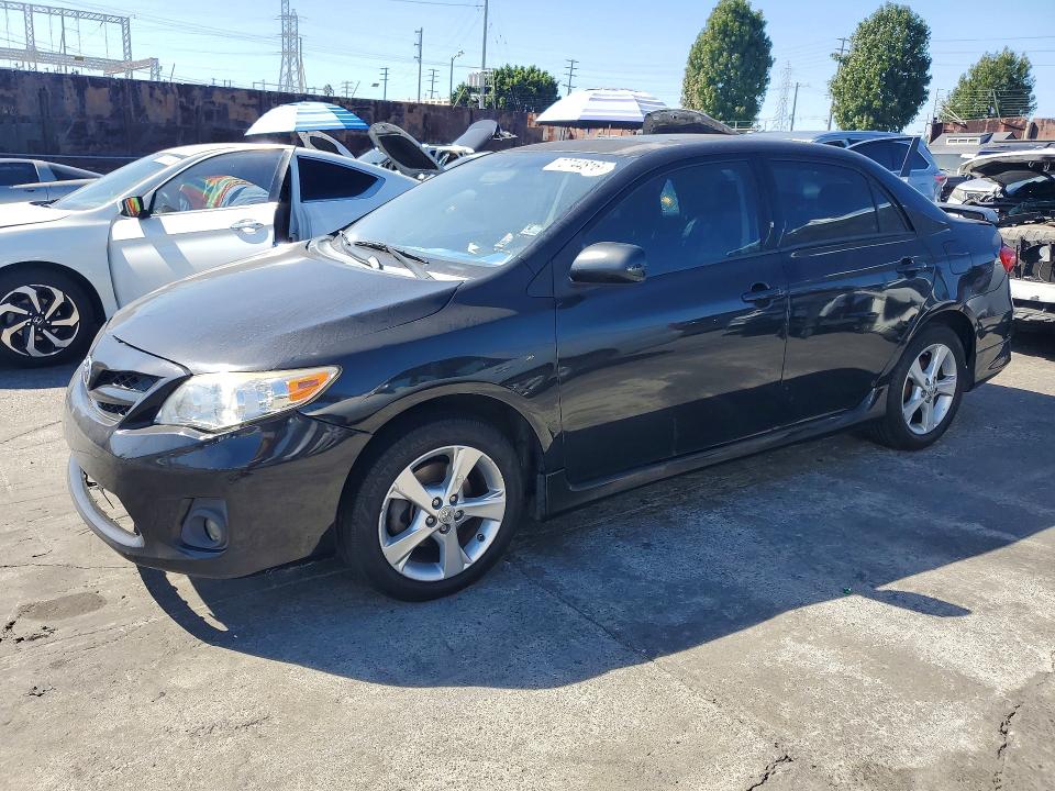70744816 :رقم المزاد ، 2T1BU4EEXCC815826 vin ، 2012 Toyota Corolla مزاد بيع