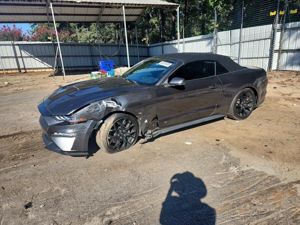 68226406 :رقم المزاد ، 1FATP8UH6J5174057 vin ، 2018 Ford Mustang مزاد بيع