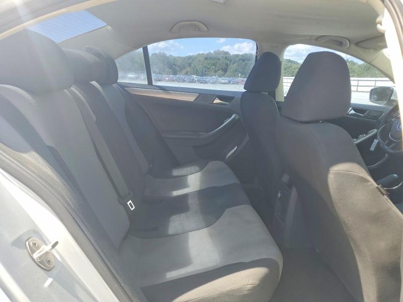 68834996 :رقم المزاد ، 3VW2B7AJ3HM215638 vin ، 2017 Volkswagen Jetta مزاد بيع