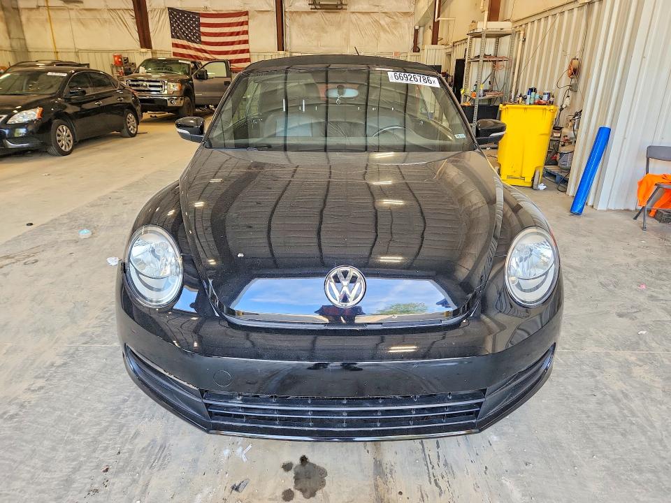 2013 Volkswagen Beetle მანქანა იყიდება აუქციონზე, vin: 3VW5P7AT6DM811885, აუქციონის ნომერი: 66926786
