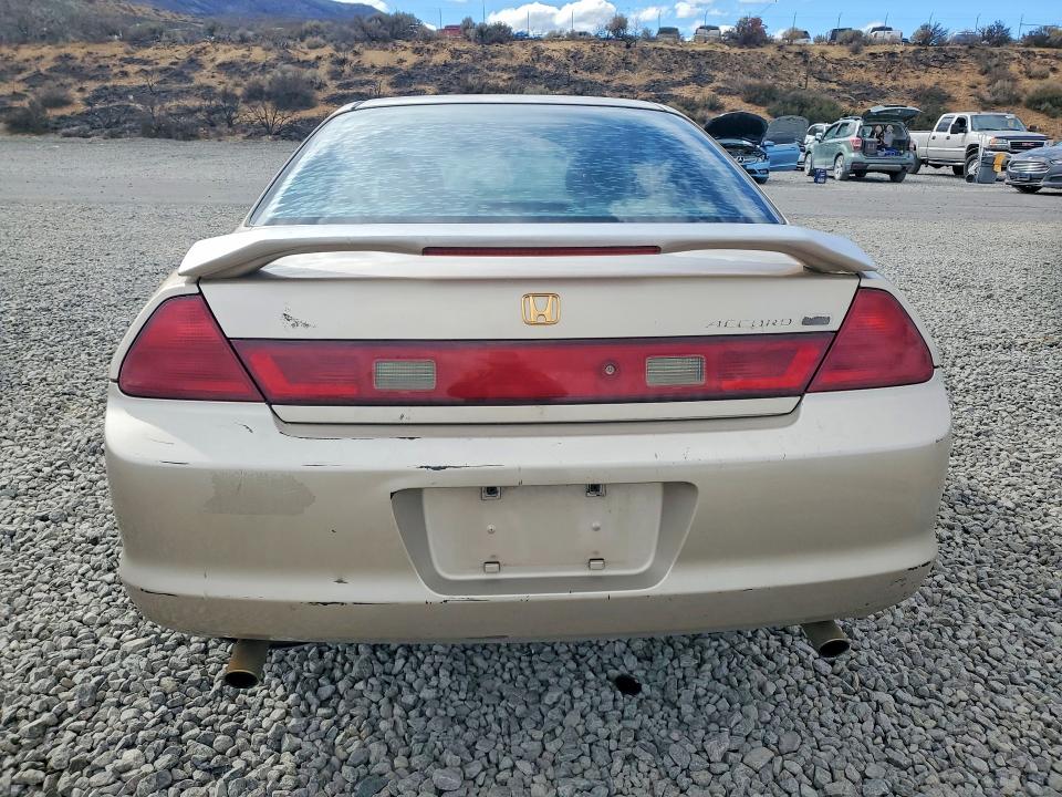 Продажа на аукционе авто 2000 Honda Accord, vin: 1HGCG2252YA801114, номер лота: 70320596