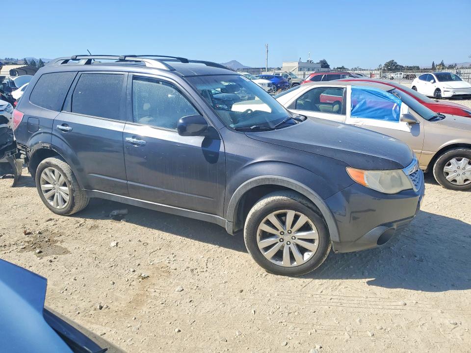 70540256 :رقم المزاد ، JF2SHADC4BH743309 vin ، 2011 Subaru Forester مزاد بيع