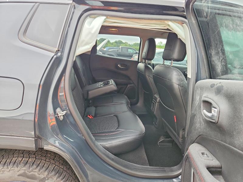 67450836 :رقم المزاد ، 3C4NJDDB0HT667879 vin ، 2017 Jeep Compass مزاد بيع