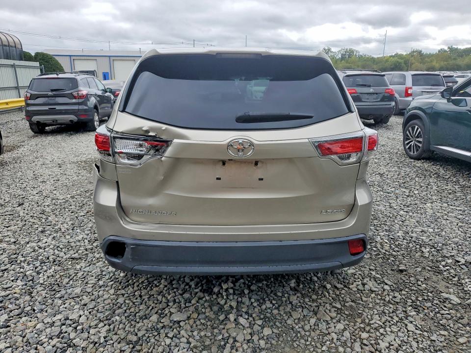 70771446 :رقم المزاد ، 5TDBKRFH1FS165470 vin ، 2015 Toyota Highlander مزاد بيع
