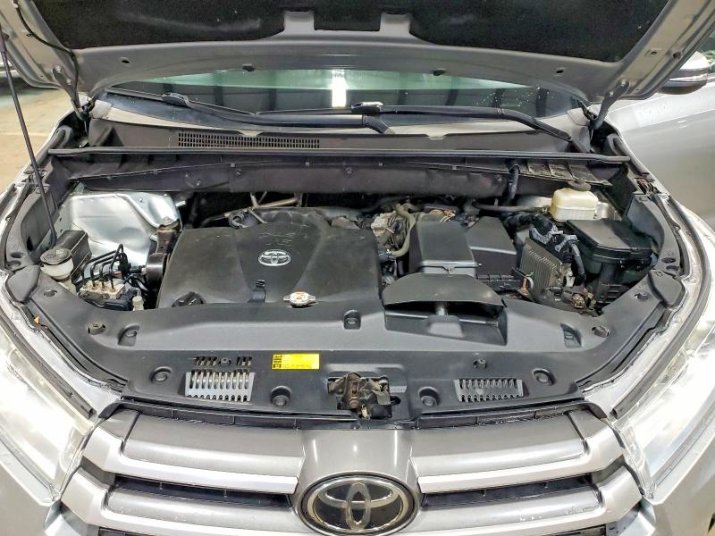 Продаж на аукціоні авто 2019 Toyota Highlander, vin: 5TDJZRFH8KS565141, номер лоту: 70992496