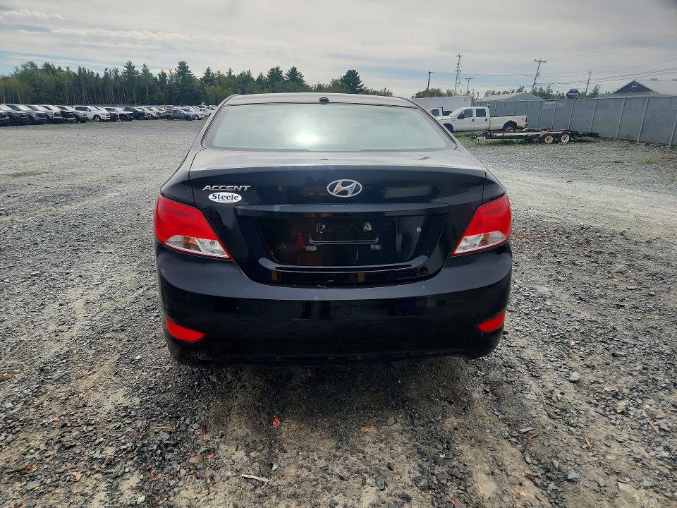 69071456 :رقم المزاد ، KMHCT4AE2FU806411 vin ، 2015 Hyundai Accent مزاد بيع