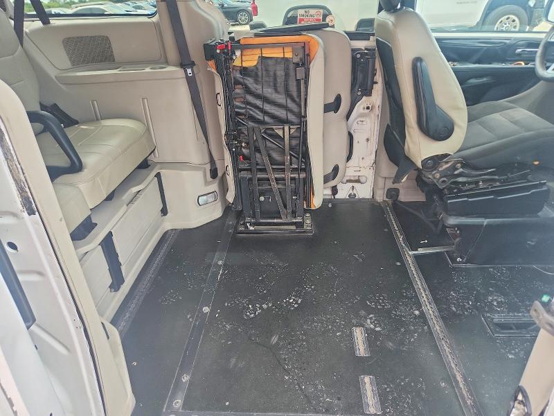 68799256 :رقم المزاد ، 2C7WDGBG7JR363570 vin ، 2018 Dodge Grand Caravan مزاد بيع