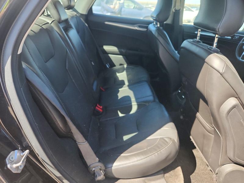68582556 :رقم المزاد ، 3FA6P0SU9FR264841 vin ، 2015 Ford Fusion مزاد بيع