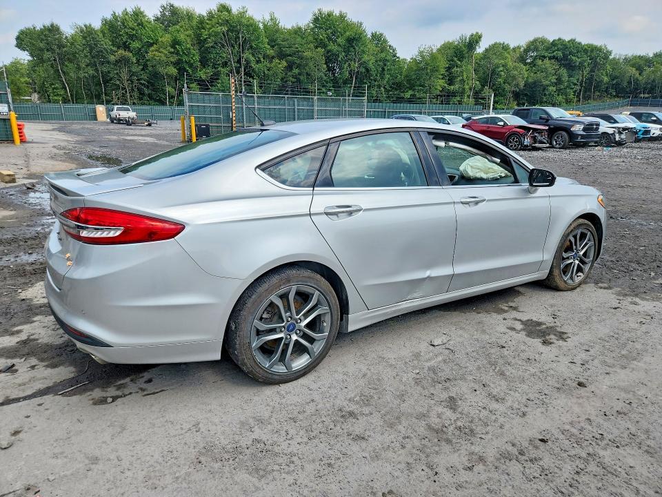 67085316 :رقم المزاد ، 3FA6P0H70HR338474 vin ، 2017 Ford Fusion مزاد بيع