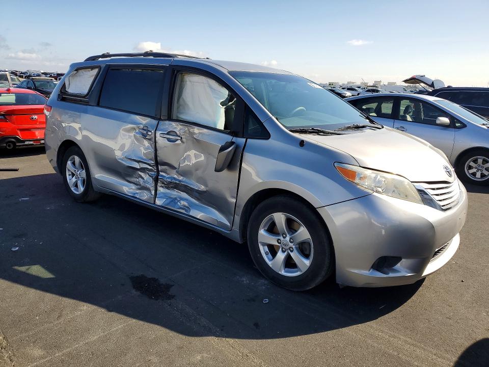 Продаж на аукціоні авто 2011 Toyota Sienna, vin: 5TDKK3DCXBS151288, номер лоту: 68024576