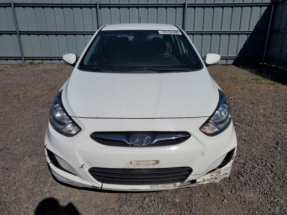 70133166 :رقم المزاد ، KMHCT5AE9DU087144 vin ، 2013 Hyundai Accent مزاد بيع
