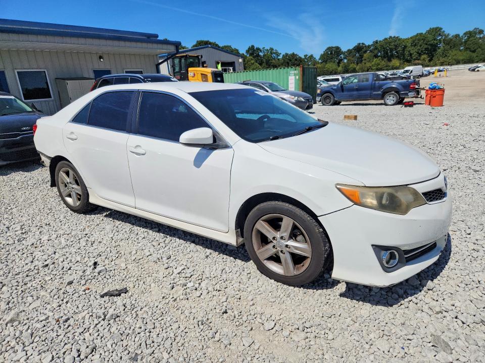 67998356 :رقم المزاد ، 4T1BF1FK0EU346423 vin ، 2014 Toyota Camry مزاد بيع