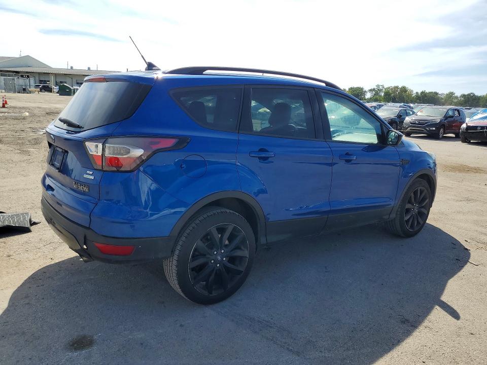 68970326 :رقم المزاد ، 1FMCU0GD2JUD42517 vin ، 2018 Ford Escape مزاد بيع