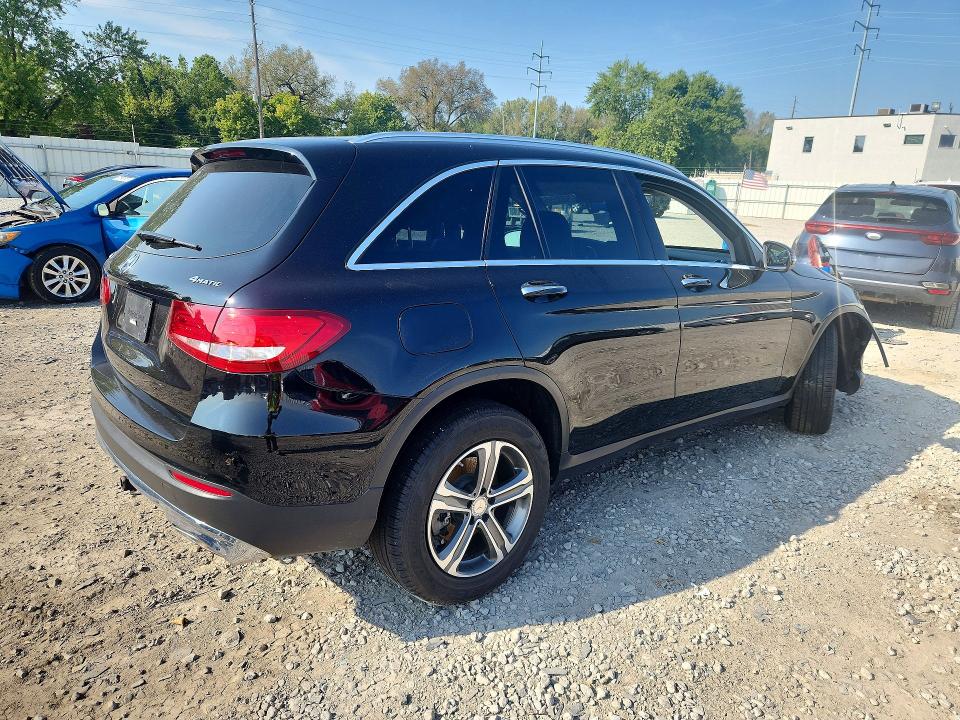67988556 :رقم المزاد ، WDC0G4KB8HF174290 vin ، 2017 Mercedes-benz Glc مزاد بيع