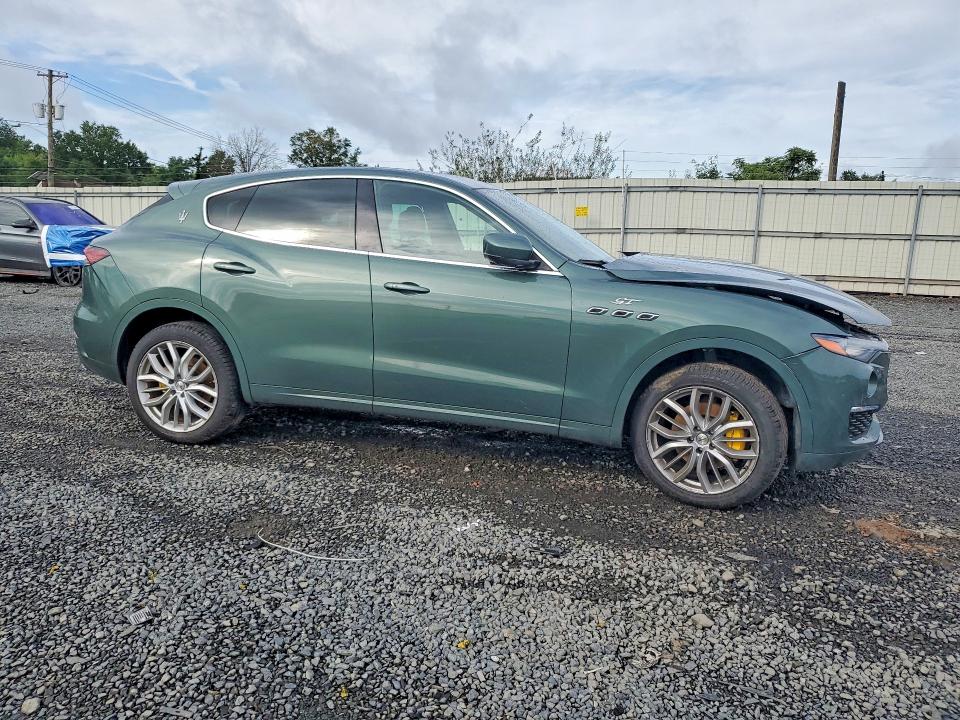 67305856 :رقم المزاد ، ZN661XUA6NX393504 vin ، 2022 Maserati Levante مزاد بيع