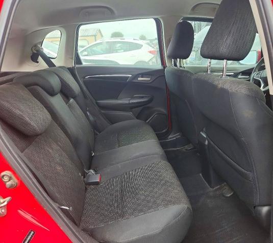 68964376 :رقم المزاد ، 3HGGK5H53FM739358 vin ، 2015 Honda Fit مزاد بيع