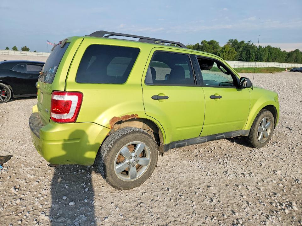 67671846 :رقم المزاد ، 1FMCU0DGXBKC50762 vin ، 2011 Ford Escape مزاد بيع