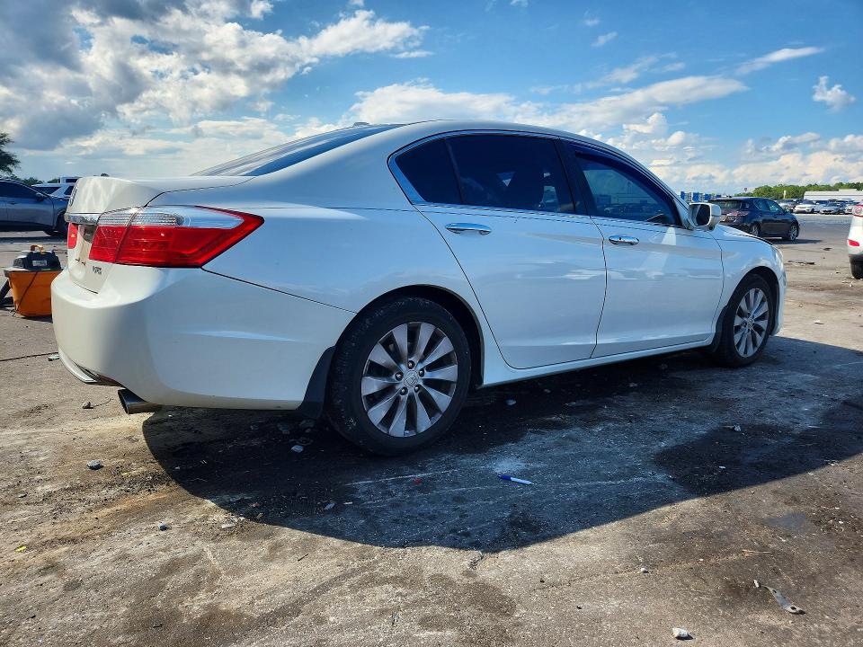 71235966 :رقم المزاد ، 1HGCR3F85FA015311 vin ، 2015 Honda Accord مزاد بيع