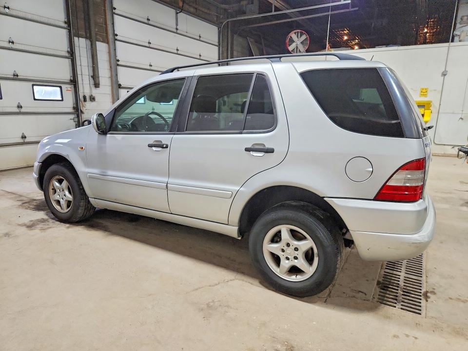 70500446 :رقم المزاد ، 4JGAB54E91A288948 vin ، 2001 Mercedes-benz Ml مزاد بيع
