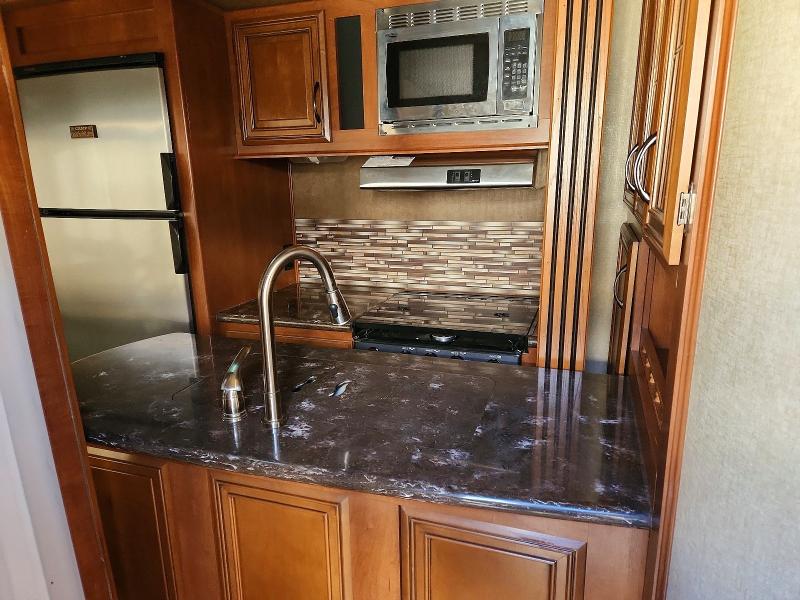 2014 Forest River Sierra Fifth Wheel T მანქანა იყიდება აუქციონზე, vin: 4X4FSEM26EJ039684, აუქციონის ნომერი: 67919796