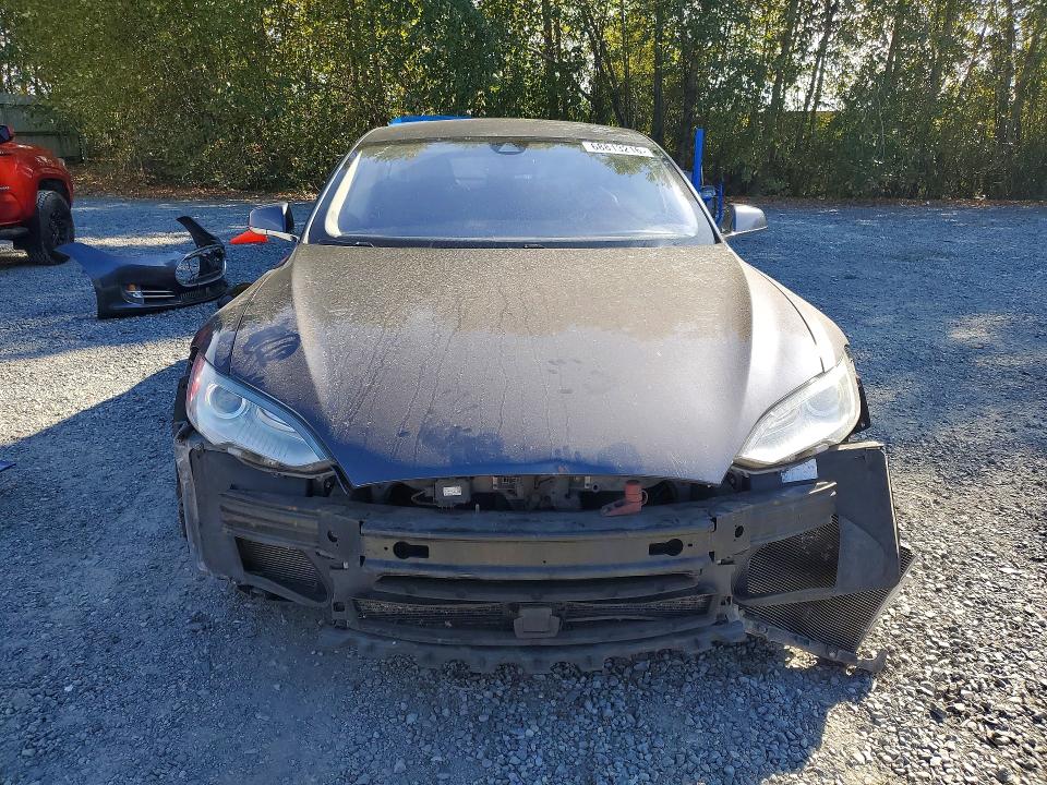 68813216 :رقم المزاد ، 5YJSA1H16EFP66588 vin ، 2014 Tesla Model S مزاد بيع