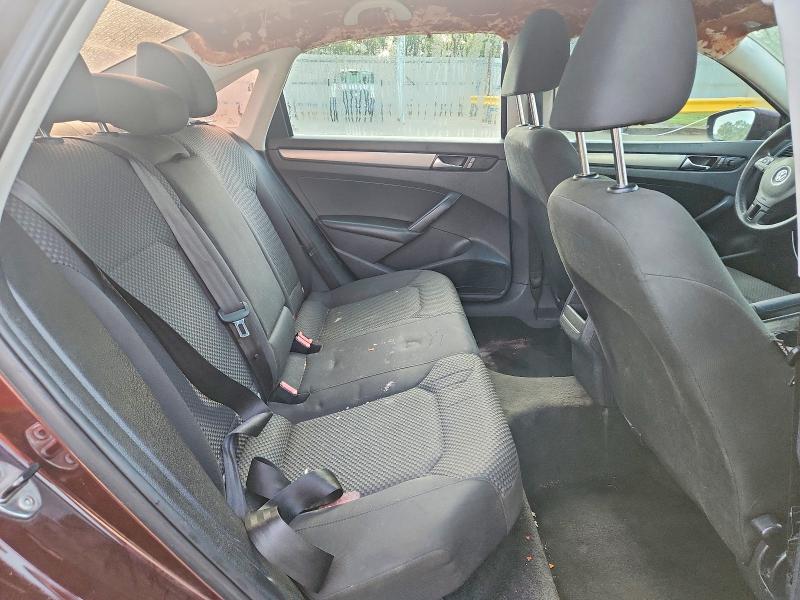 70361076 :رقم المزاد ، 1VWAP7A30EC027381 vin ، 2014 Volkswagen Passat مزاد بيع