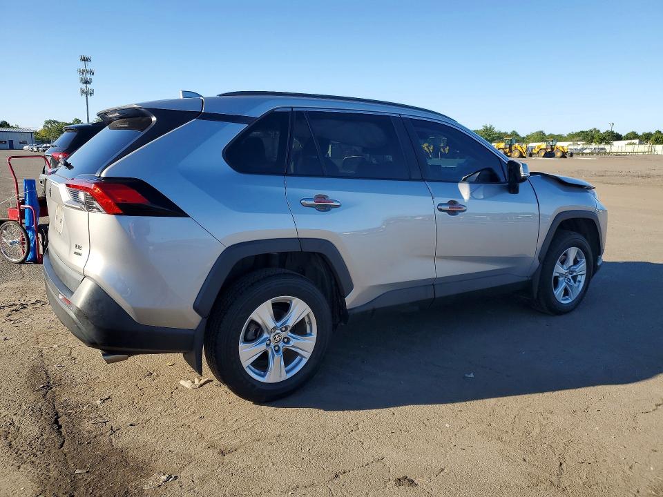Продажа на аукционе авто 2021 Toyota Rav4, vin: 2T3G1RFV9MC195389, номер лота: 68666136