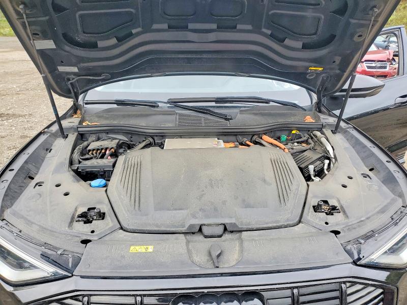 Продажа на аукционе авто 2021 Audi E-tron, vin: WA1VAAGE8MB005946, номер лота: 69015036