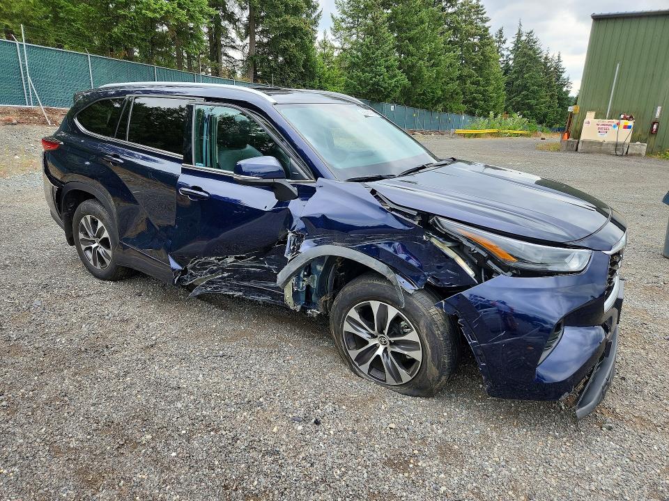 Продаж на аукціоні авто 2022 Toyota Highlander, vin: 5TDHZRBH7NS230008, номер лоту: 68414786