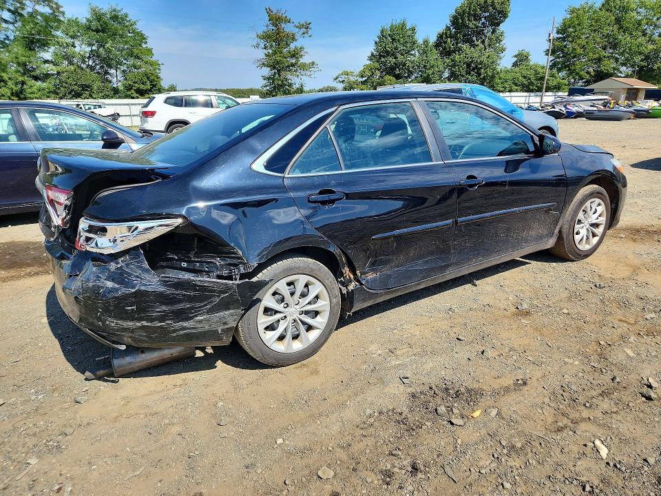 67427756 :رقم المزاد ، 4T1BF1FK7HU788264 vin ، 2017 Toyota Camry مزاد بيع