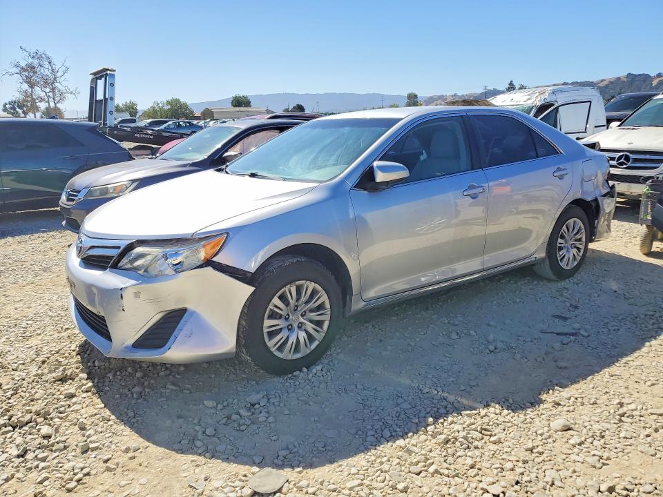 70745066 :رقم المزاد ، 4T1BF1FK1CU068158 vin ، 2012 Toyota Camry مزاد بيع