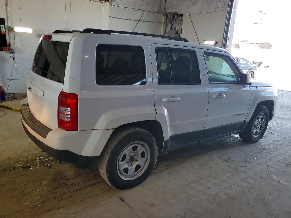 67706686 :رقم المزاد ، 1C4NJPBA3HD141019 vin ، 2017 Jeep Patriot مزاد بيع