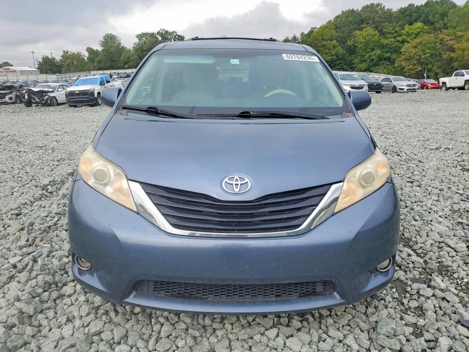 Продажа на аукционе авто 2014 Toyota Sienna, vin: 5TDKK3DC6ES511564, номер лота: 69784236