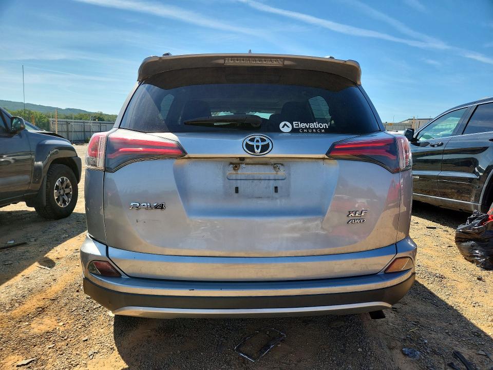 68158376 :رقم المزاد ، JTMRFREVXJJ202158 vin ، 2018 Toyota Rav4 مزاد بيع