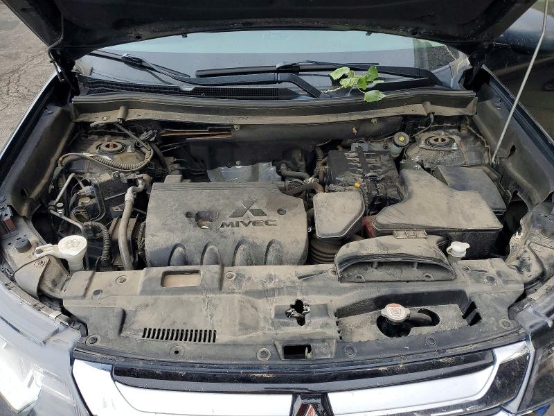 69359236 :رقم المزاد ، JA4AZ3A35JJ005155 vin ، 2018 Mitsubishi Outlander مزاد بيع