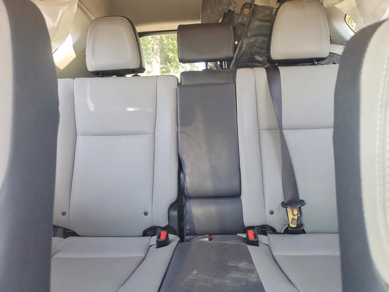 Auction sale of the 2018 Toyota Rav4, vin: JTMDFREV8JJ723762, lot number: 67429256