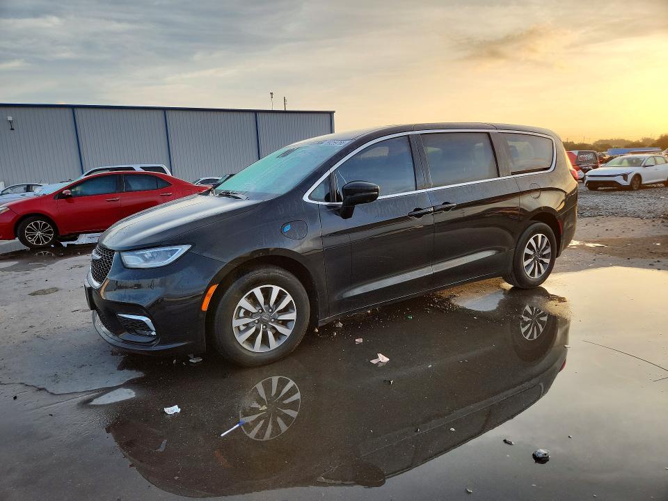 Продажа на аукционе авто 2023 Chrysler Pacifica, vin: 2C4RC1L79PR572679, номер лота: 69259766