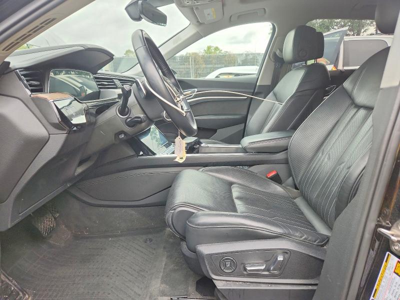 2019 Audi E-tron მანქანა იყიდება აუქციონზე, vin: WA1VAAGE9KB025085, აუქციონის ნომერი: 69882586
