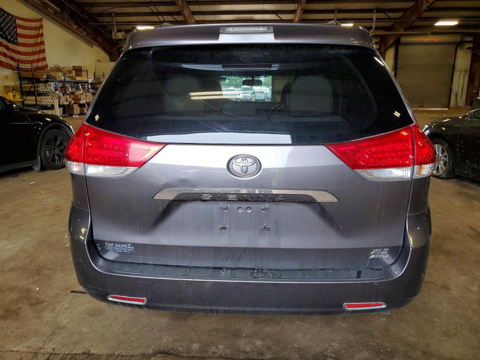 Продаж на аукціоні авто 2011 Toyota Sienna, vin: 5TDDK3DC8BS015542, номер лоту: 69206526