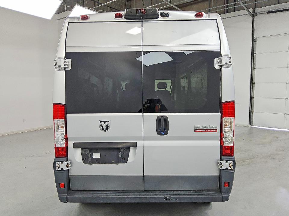 69445036 :رقم المزاد ، 3C6TRVDG8JE101147 vin ، 2018 Ram Promaster 2500 مزاد بيع