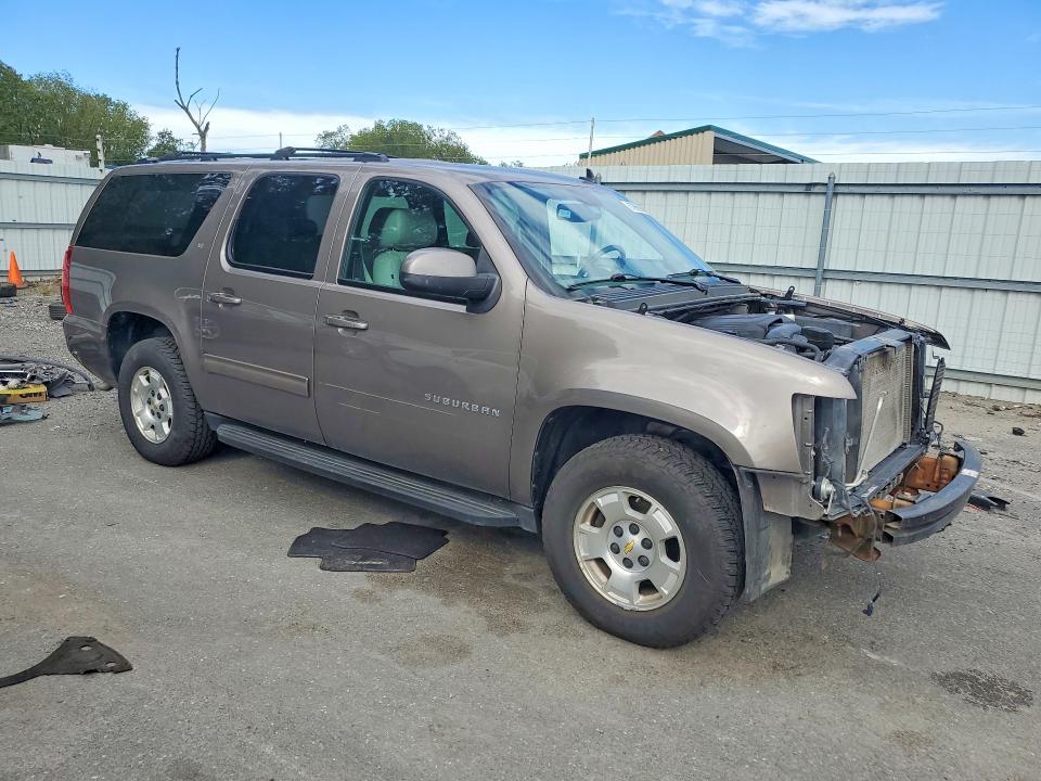 67966926 :رقم المزاد ، 1GNSCJE01ER186561 vin ، 2014 Chevrolet Suburban مزاد بيع