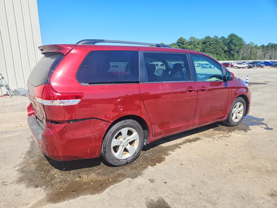 2011 Toyota Sienna მანქანა იყიდება აუქციონზე, vin: 5TDKK3DC6BS141048, აუქციონის ნომერი: 69032706