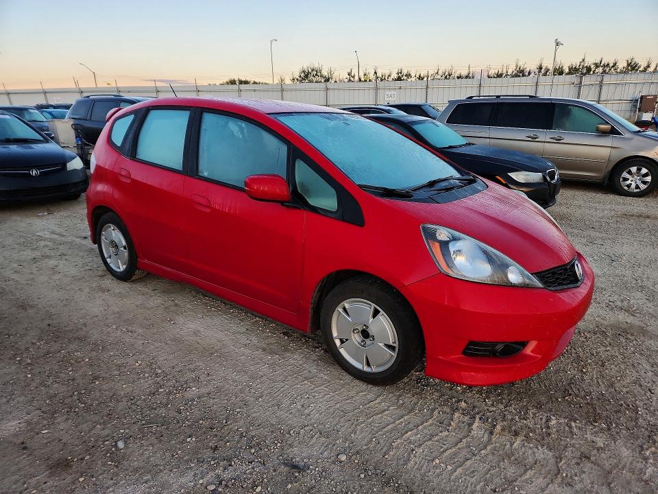 69236786 :رقم المزاد ، LUCGE8H72E3001359 vin ، 2014 Honda Fit مزاد بيع