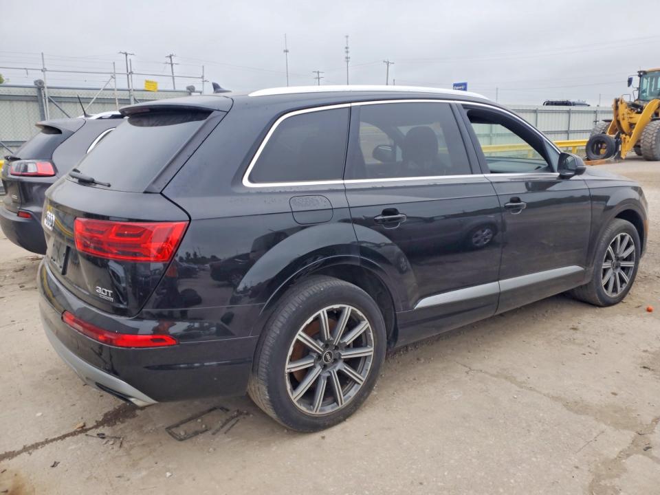 2017 Audi Q7 მანქანა იყიდება აუქციონზე, vin: WA1VAAF70HD017957, აუქციონის ნომერი: 70030106