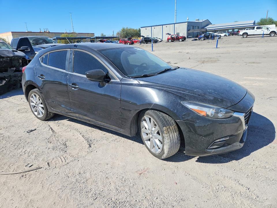 68013606 :رقم المزاد ، 3MZBN1L77HM139024 vin ، 2017 Mazda 3 مزاد بيع