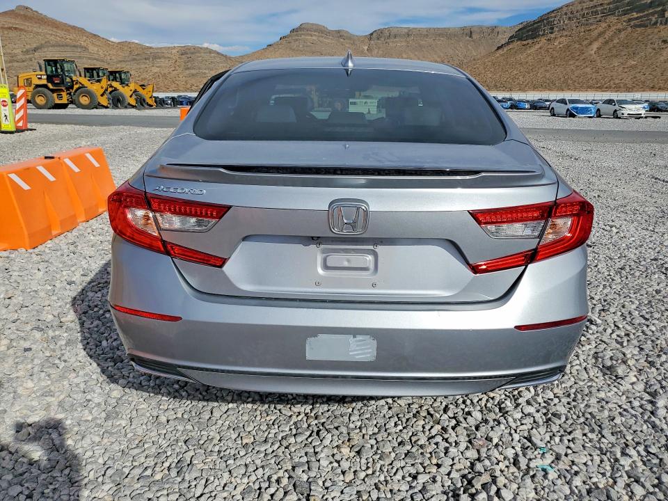 2018 Honda Accord მანქანა იყიდება აუქციონზე, vin: 1HGCV1F17JA235884, აუქციონის ნომერი: 70450076