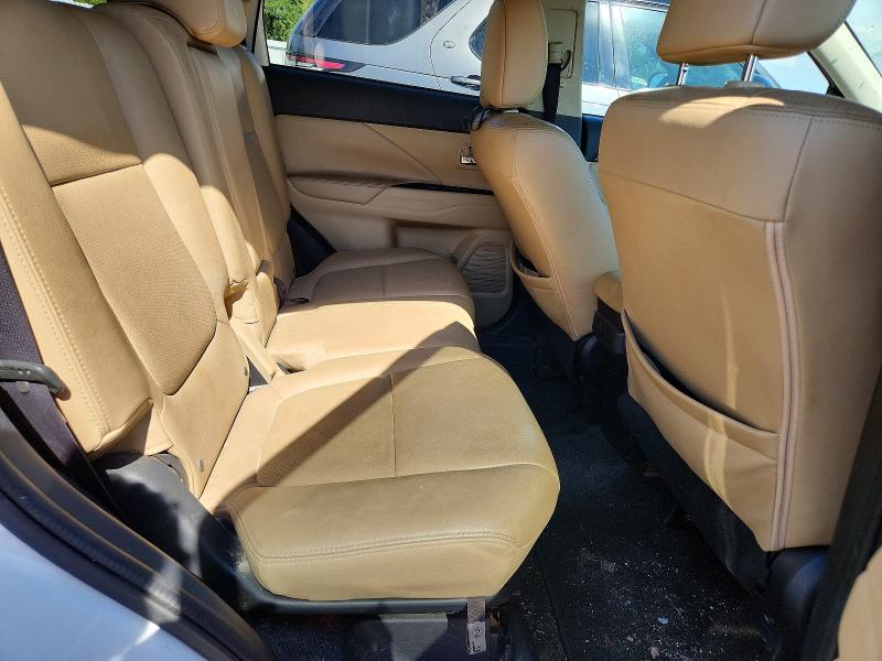 68645846 :رقم المزاد ، JA4AZ3A36GZ008317 vin ، 2016 Mitsubishi Outlander مزاد بيع