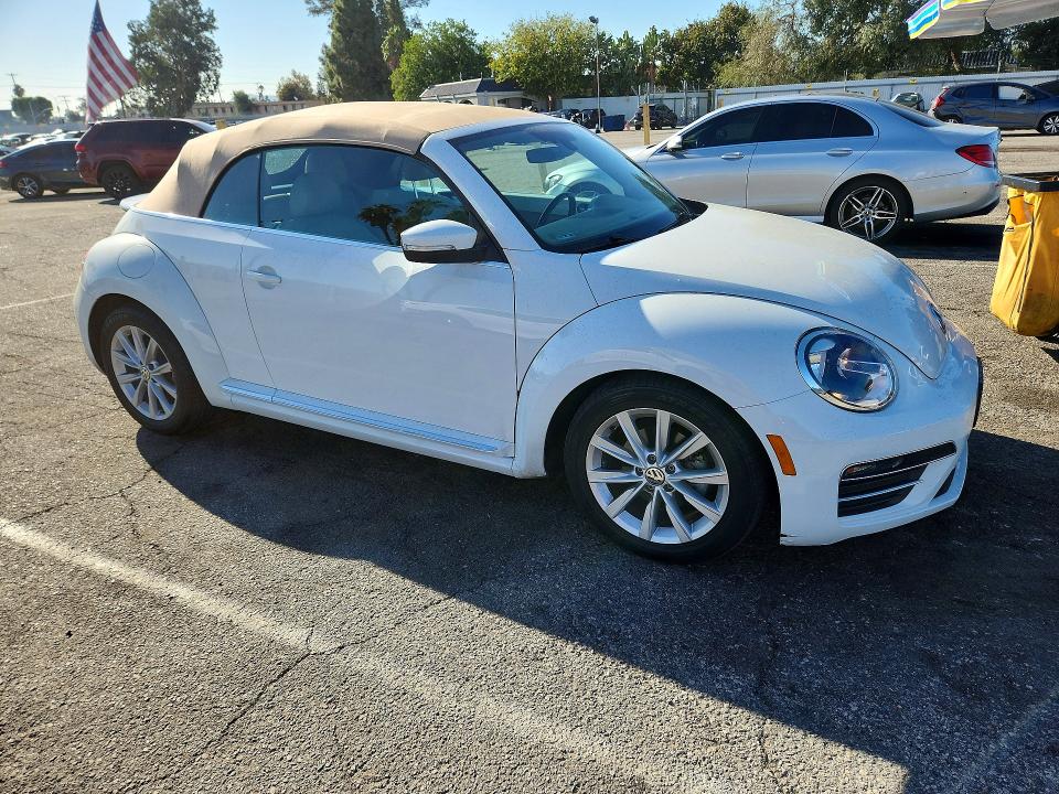 Aukcja sprzedaży 2017 Volkswagen Beetle, vin: 3VW517ATXHM811086, numer aukcji: 68608266