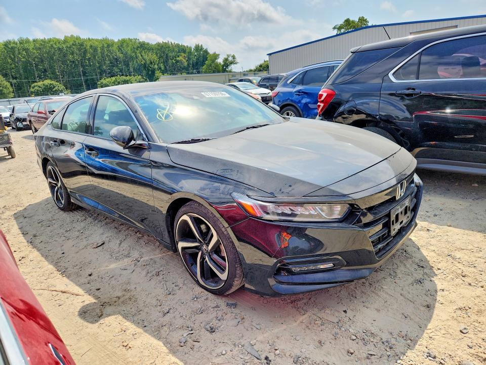 67159796 :رقم المزاد ، 1HGCV1F36JA158586 vin ، 2018 Honda Accord مزاد بيع